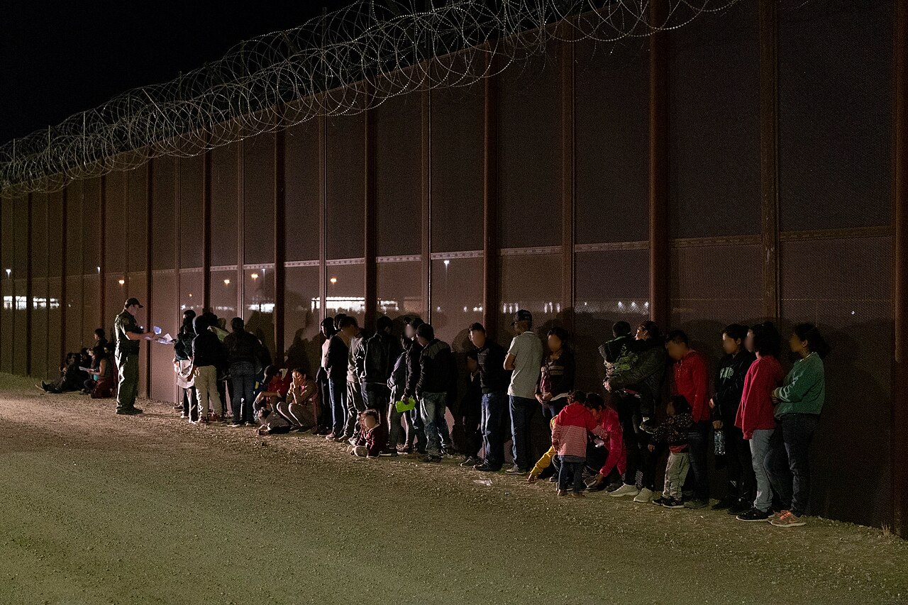 US Mexico border crossing apprehension